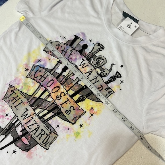 Harry Potter "The Wand Chooses the Wizard" Graphic Tee NWT Sz XS - Picture 5 of 6